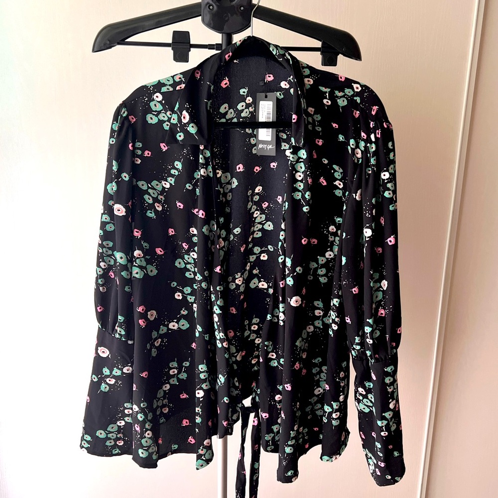 Nasty Gal Bud Of Been There Plus Floral Wrap Blouse Size 18